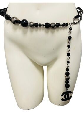 CHANEL | Accessories | Chanel Pearl Logo Globes Necklace  display picture 1